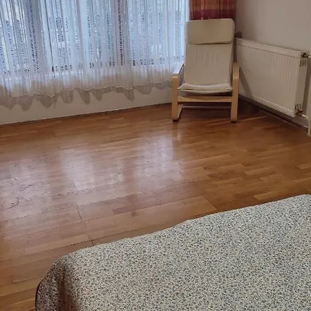 Menedek Vendeghaz * Matraszentlaszlo